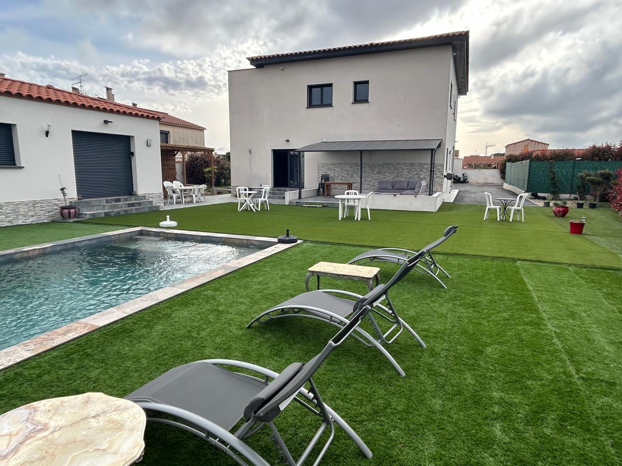Grande Villa Avec Piscine Bompas Kültér fotó