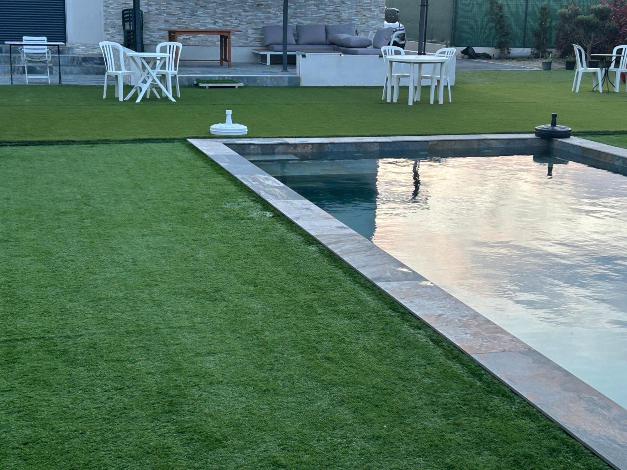 Grande Villa Avec Piscine Bompas Kültér fotó